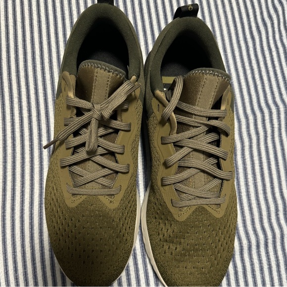 Nike Shoes Odyssey React Medium Olive Never Used - Picture 4 of 7